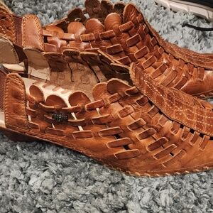 FLASH SALE. PIKOLINOS Brown Leather Mules